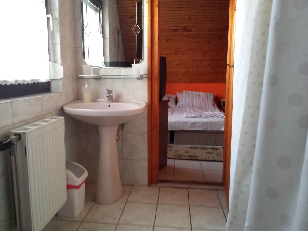 Napfeny Villa Balatonfured Ruang foto